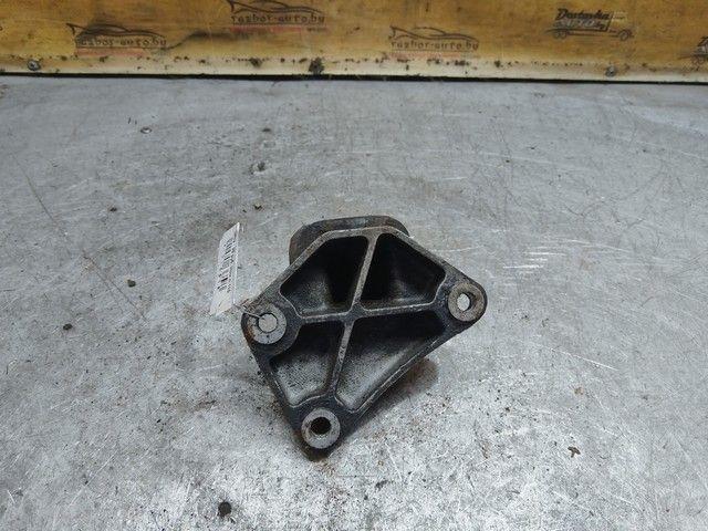 Кронштейн двигателя XYFOQ8 Audi A8 купить на авторазборке