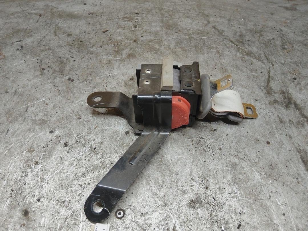 Ремень безопасности задний центральный UT3OFC Subaru Forester