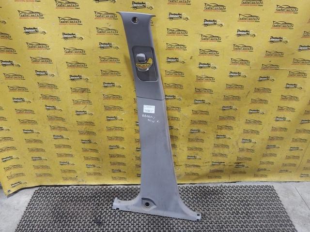 Обшивка стойки центральной левой RT7LYQ Mitsubishi Grandis