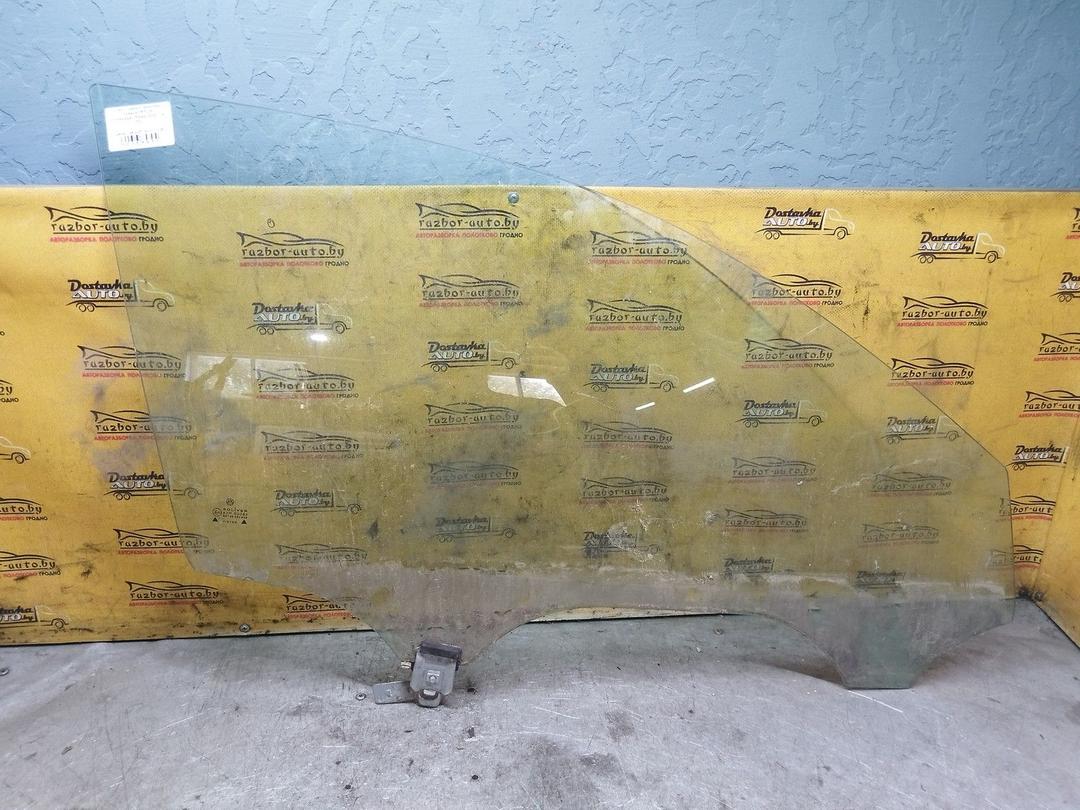 Стекло двери передней правой 7RPUI5 Volkswagen Passat