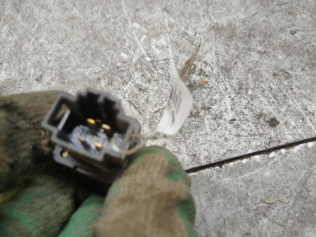 Кнопка (выключатель) 7S4AC5 Skoda Roomster купить в магазине запчастей бу