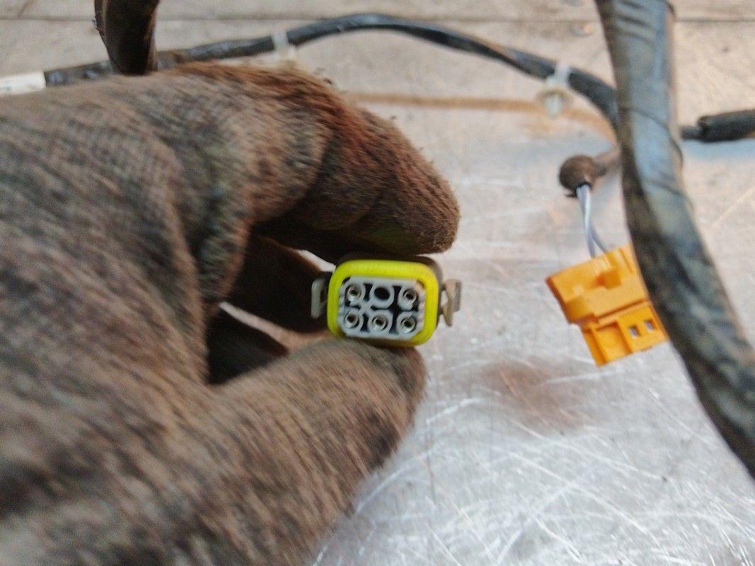 Проводка двери передней левой A1W2UP Opel Astra купить в магазине запчастей бу