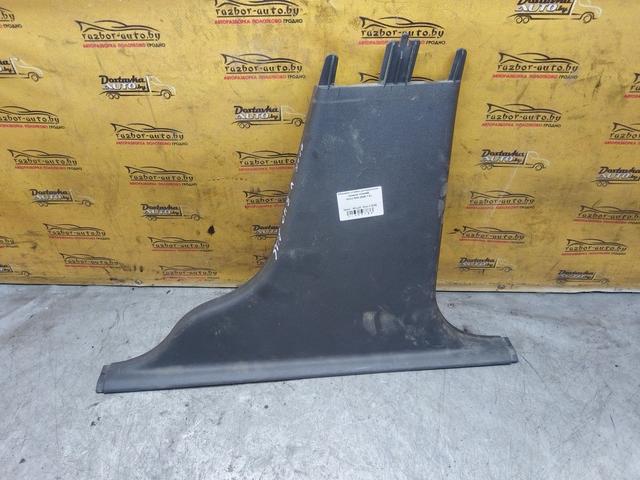 Обшивка стойки центральной правой VCN49E Volvo S40