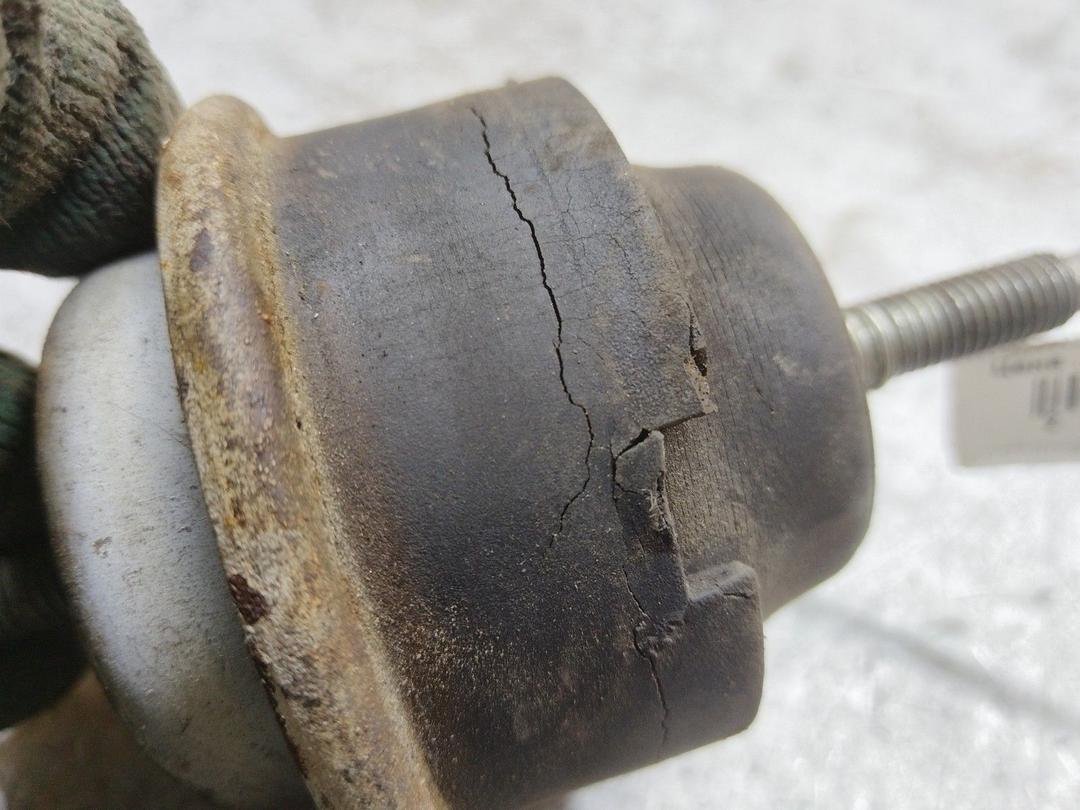 Подушка крепления двигателя PNNLEV Peugeot 405 купить в магазине запчастей бу