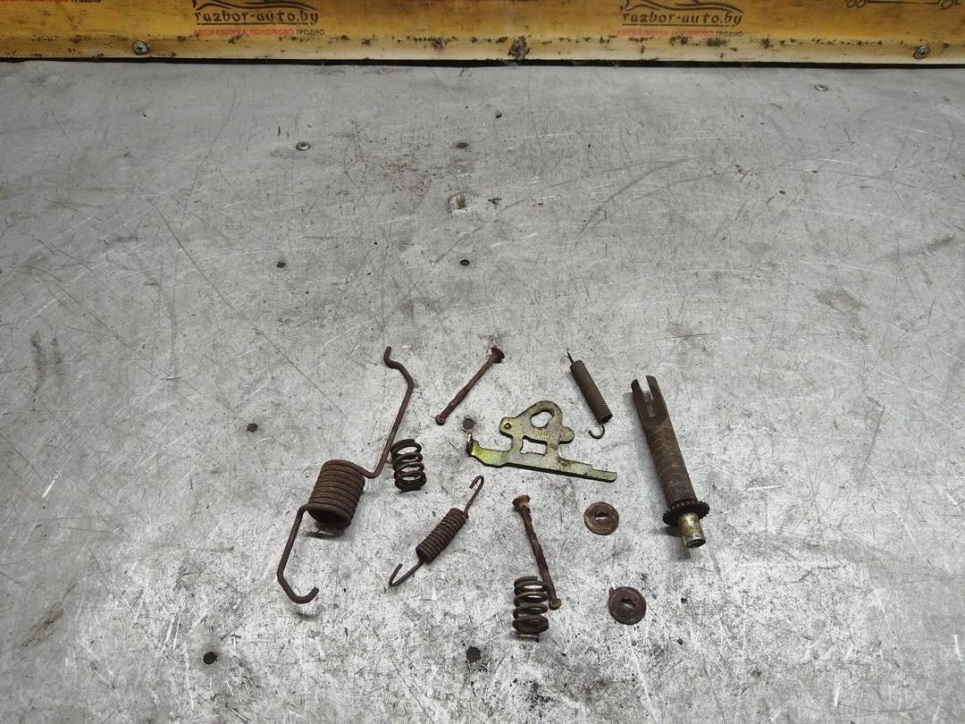 Механизм развода задних тормозных колодок левый Y04A9H Mazda MPV купить