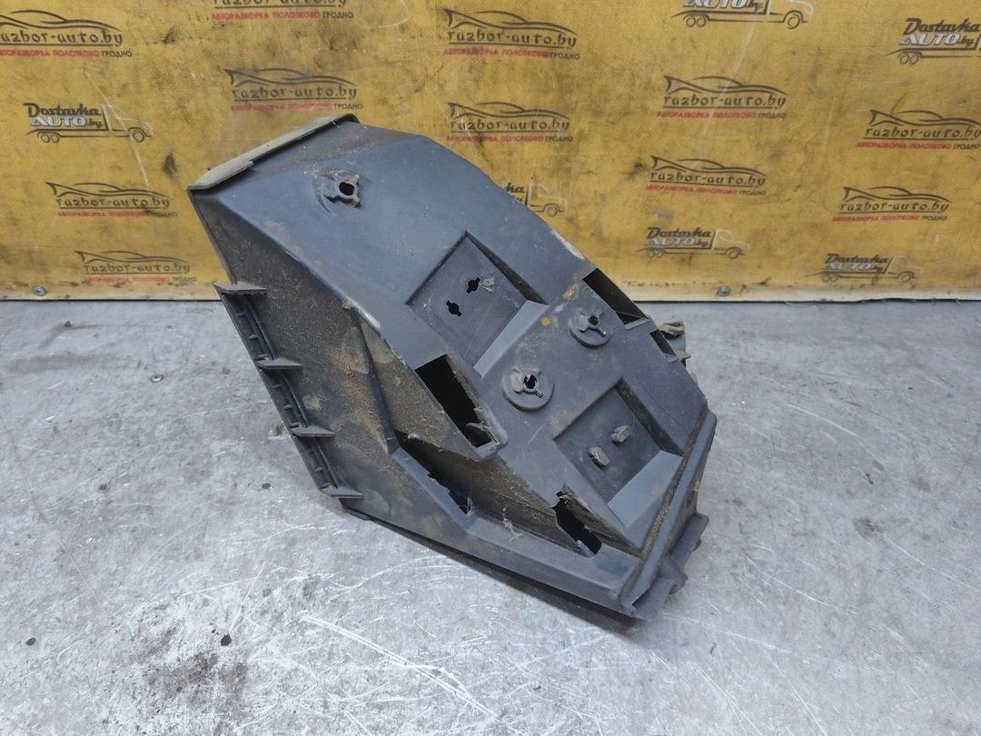 Короб предохранителей 8NUWW3 Renault Megane купить в магазине запчастей бу