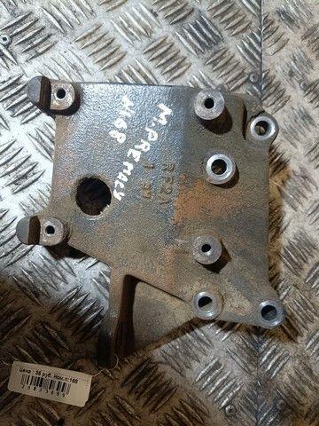 Кронштейн компрессора кондиционера TRGX9D Mazda Premacy - Фото 1