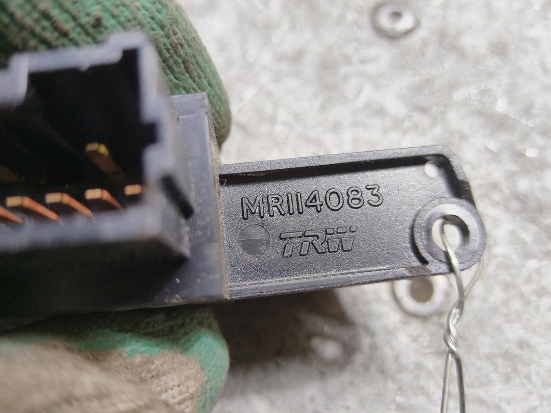 Кнопка аварийной сигнализации SDFASE Mitsubishi Carisma купить с доставкой