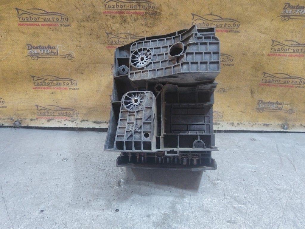 Блок предохранителей JBPI5Z Volkswagen Jetta - Фото 4