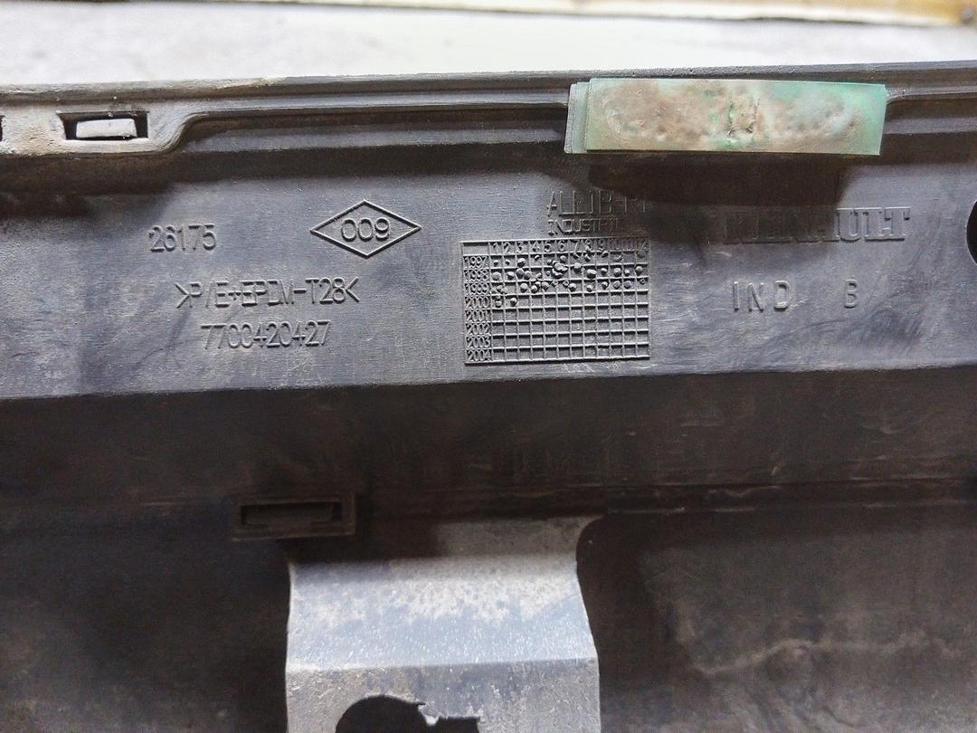 Молдинг крышки багажника VZA19S Renault Laguna купить в магазине запчастей бу