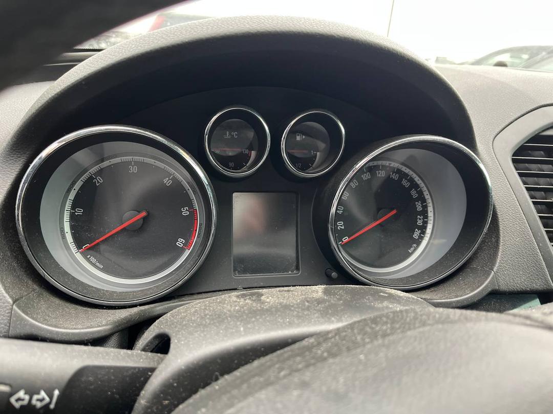 Щиток приборов (приборная панель) MB3O30 Opel Insignia