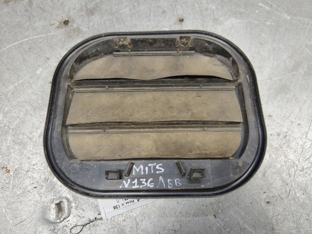 Решетка вентиляции кузова R1ANEJ Mitsubishi Carisma купить с доставкой