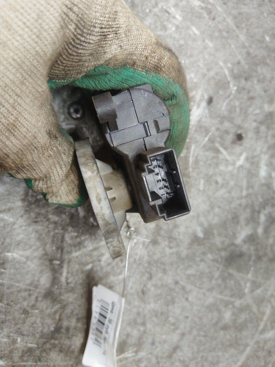 Моторчик заслонки печки 9R11WW Audi A4 купить в магазине запчастей бу