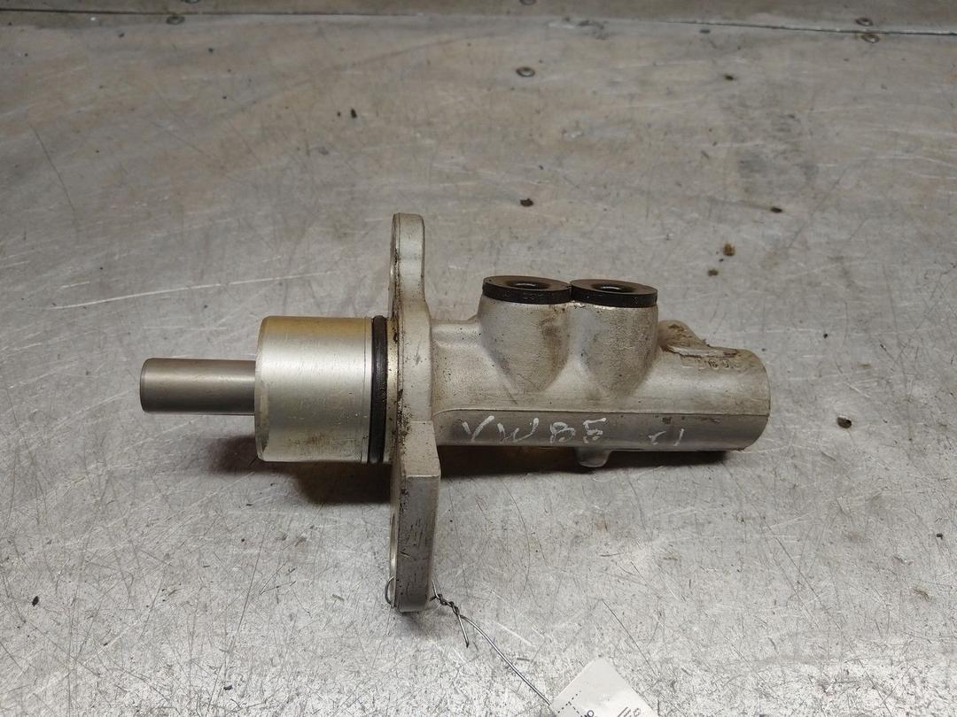 Цилиндр тормозной главный XL0I84 Volkswagen Passat - Фото 1