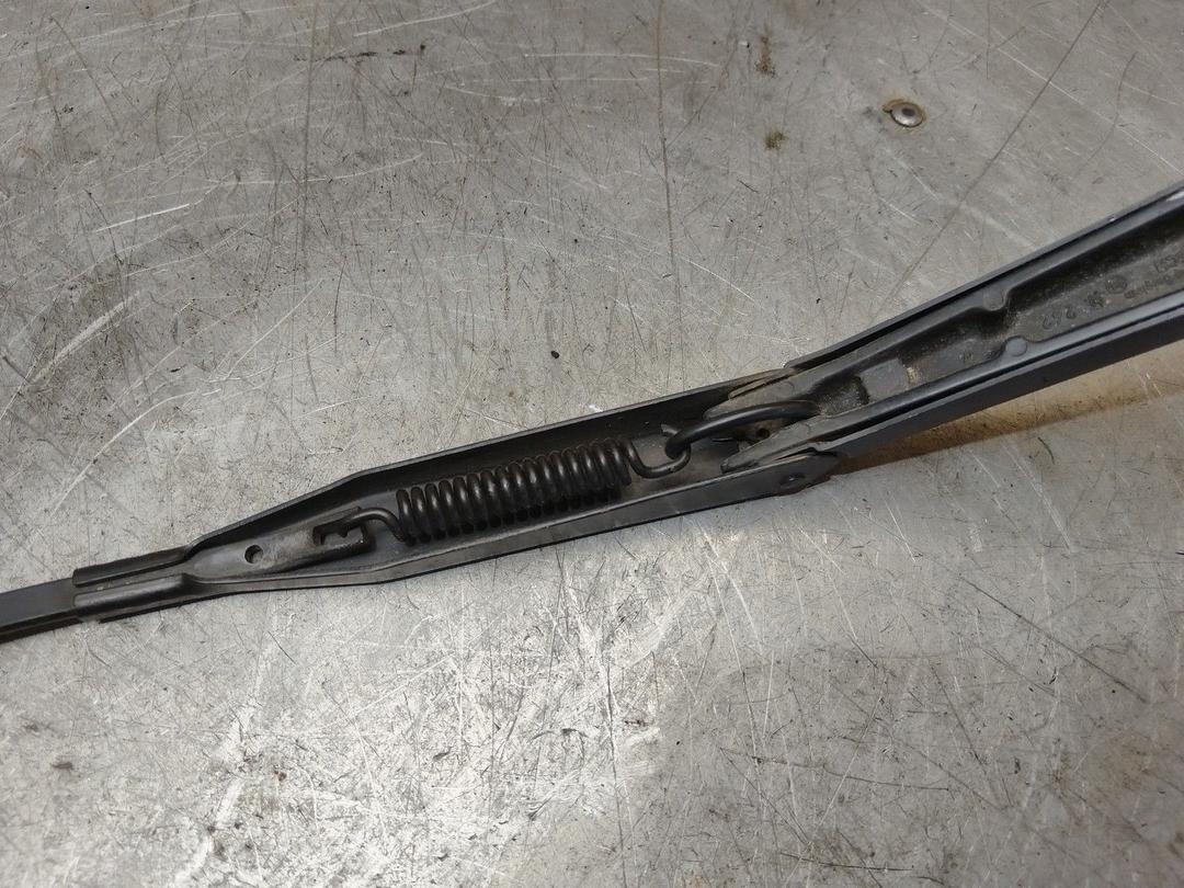 Щеткодержатель (поводок стеклоочистителя, дворник) 8P46QX Opel Astra купить с доставкой