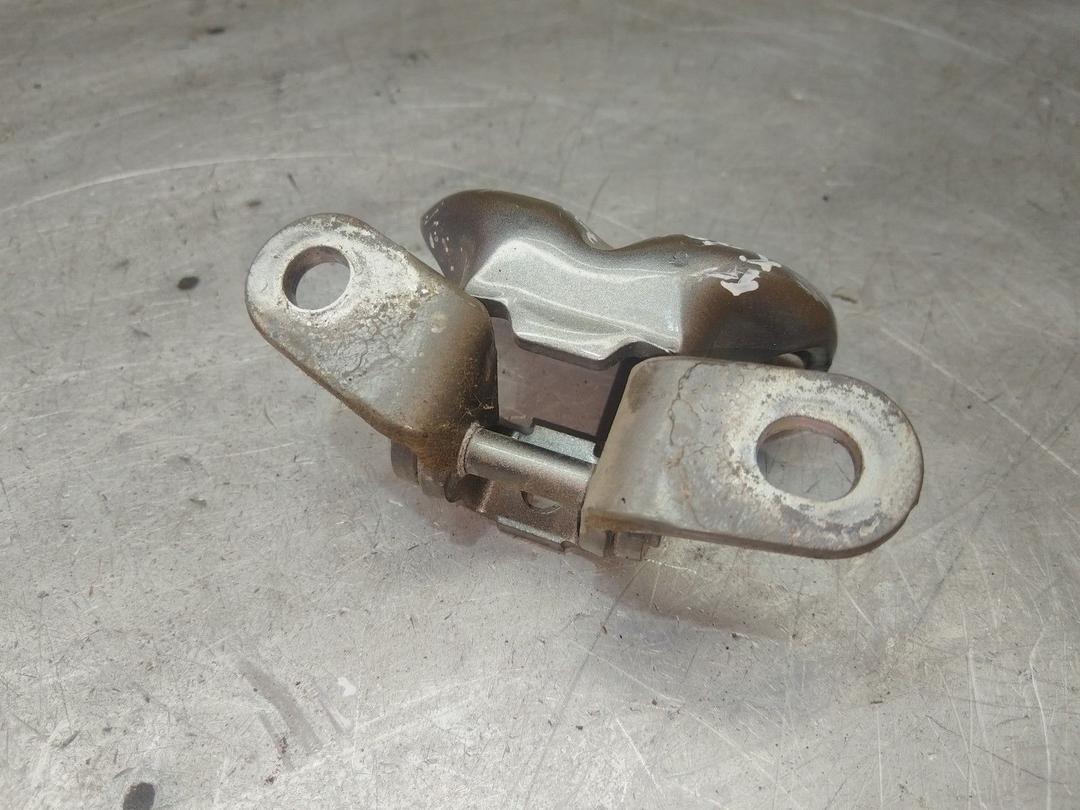 Петля двери задней левой MBR072 Kia Sorento купить