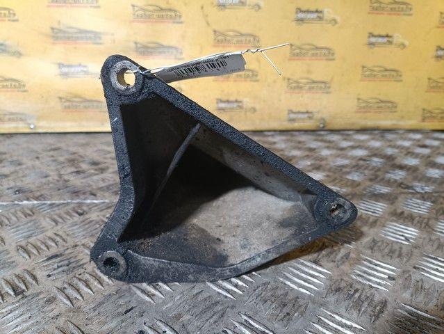 Кронштейн двигателя IU7GHX Audi 80 - Фото 3