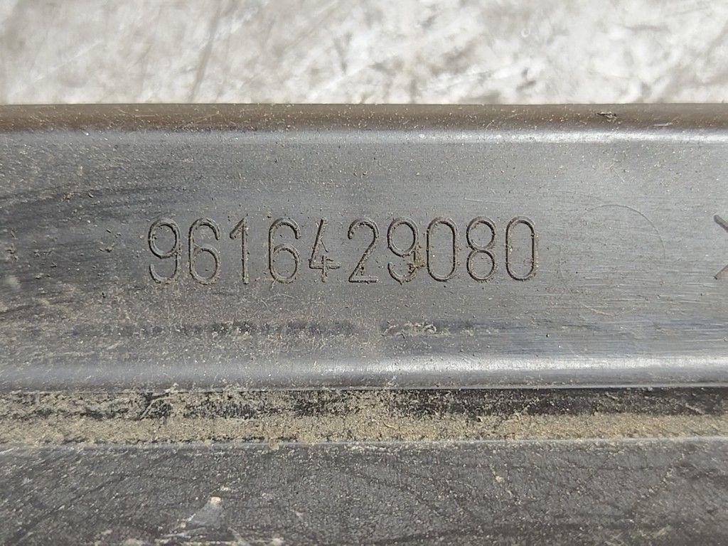 Корпус салонного фильтра UQAK0B Peugeot 406 - Фото 4