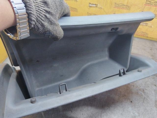 Бардачок G0Y7T6 Peugeot 406 купить в магазине запчастей бу