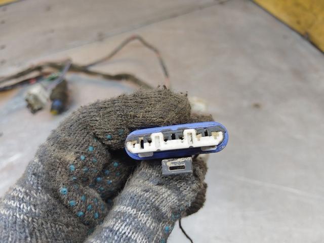 Проводка двери задней правой 0KWEO2 Renault Grand Scenic купить с доставкой