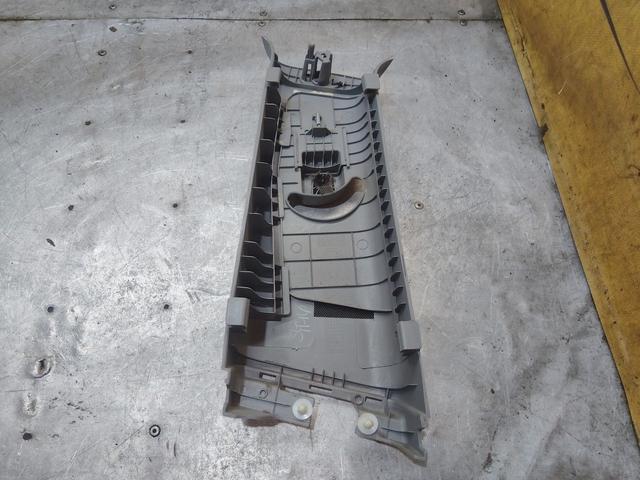 Обшивка стойки центральной правой KTJ0RP Kia Sorento купить