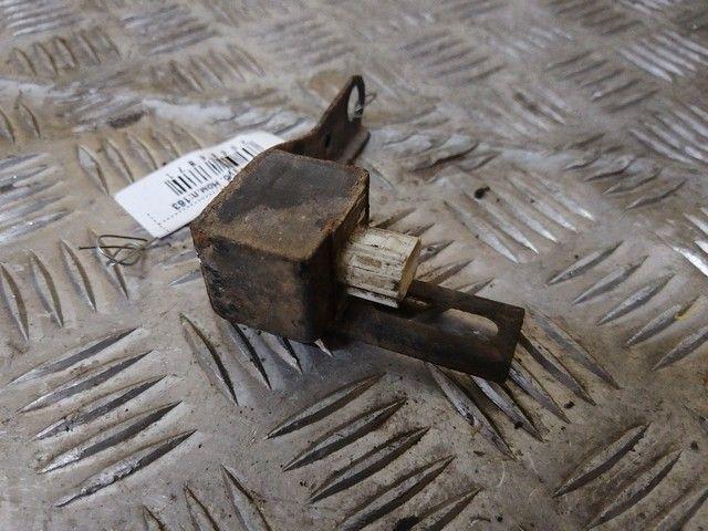 Датчик удара HWD717 Toyota Yaris купить в магазине запчастей бу