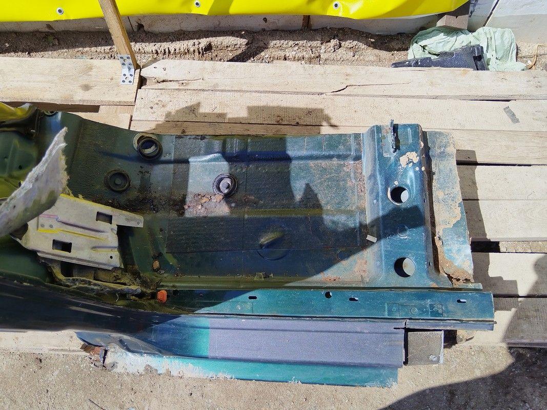 Стойка кузовная передняя левая W3VDXK Volkswagen Golf undefined