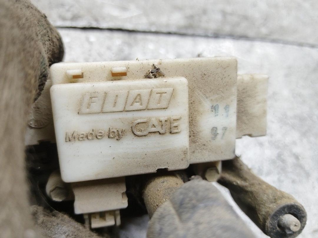 Моторчик заднего стеклоочистителя (дворника) YXV3XF Fiat  купить в магазине запчастей бу