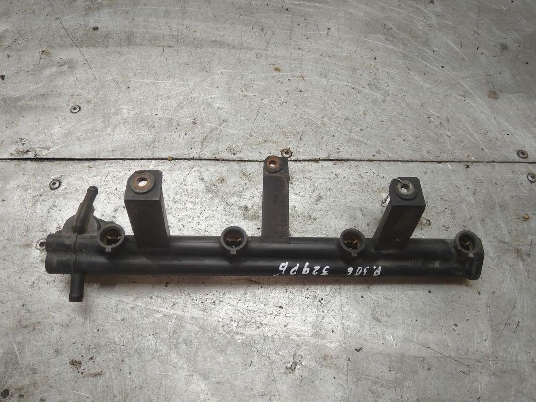 Топливная рампа 6BAIBV Peugeot 306