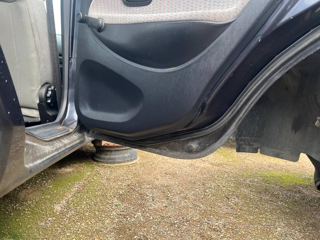 Дверь задняя правая 2RX1K8 Mitsubishi Carisma купить в магазине запчастей бу