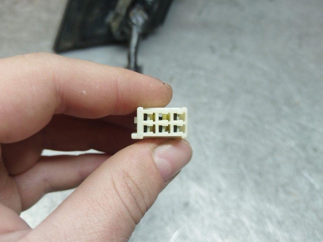 Зеркало наружное правое PSOJ16 Toyota Avensis Verso купить на авторазборке