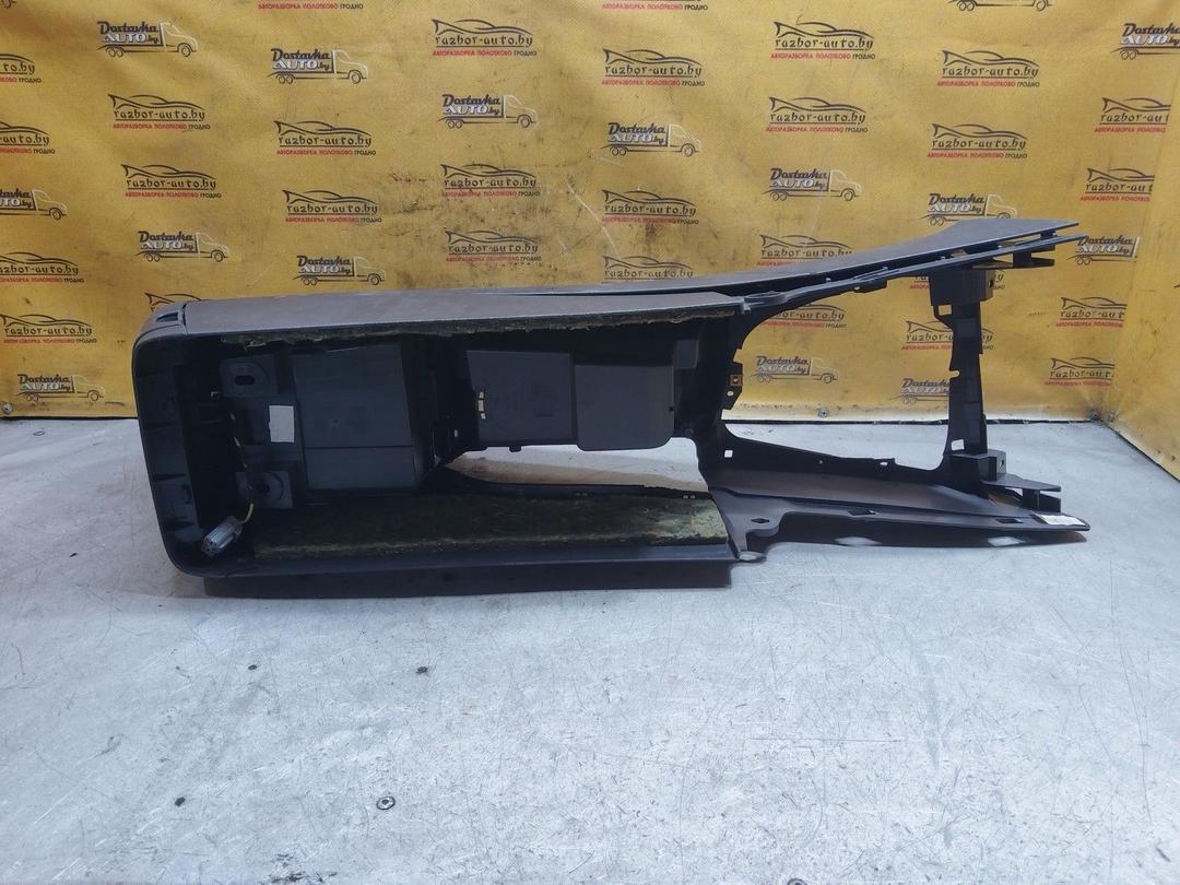 Подлокотник 7G4IRP Volvo S60 купить с доставкой. Огромный выбор запчастей и марок авто. У нас есть практически все.