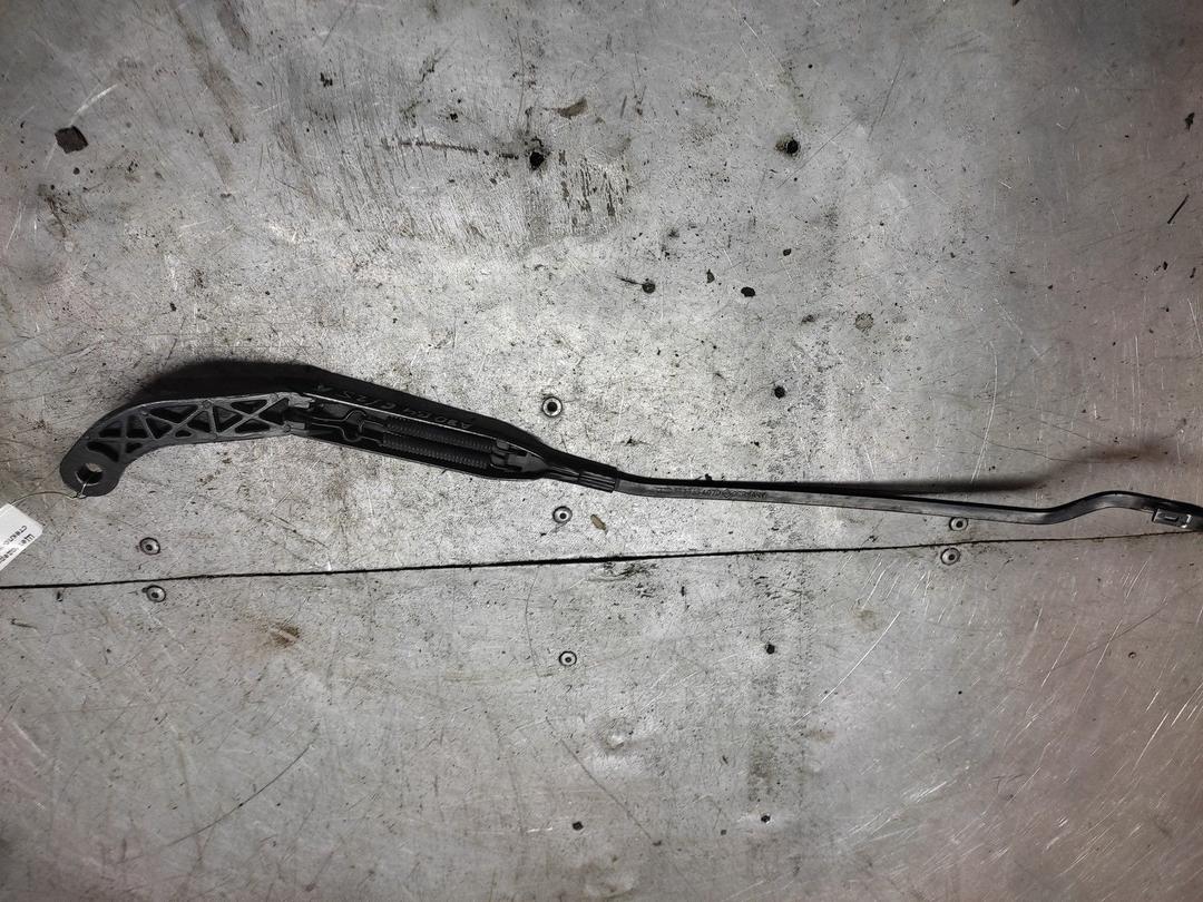 Щеткодержатель (поводок стеклоочистителя, дворник) 3I9LMG Audi 80 - Фото 1