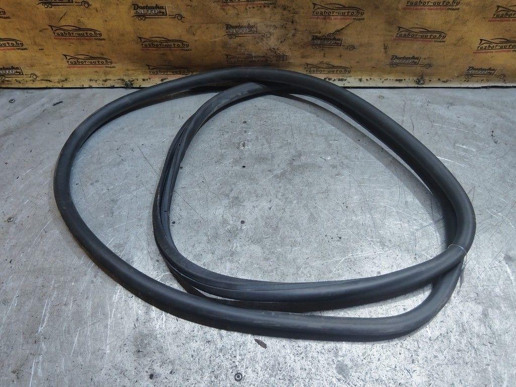 Уплотнитель двери передней правой OLWHTX Volkswagen Jetta - Фото 1