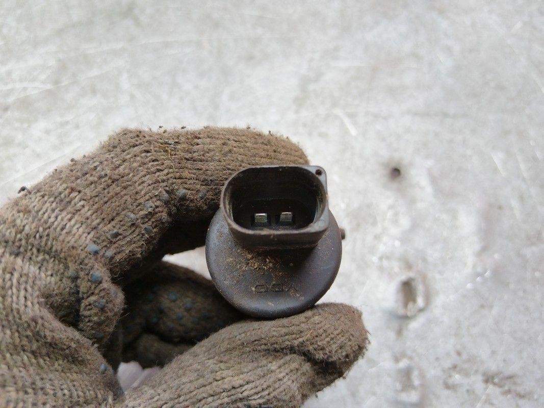 Насос (моторчик) омывателя стекла KU583I Volkswagen Passat - Фото 4