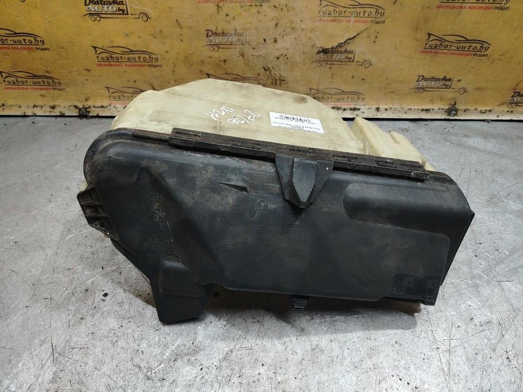 Короб предохранителей Q2RAE4 Mercedes E W211 - Фото 1