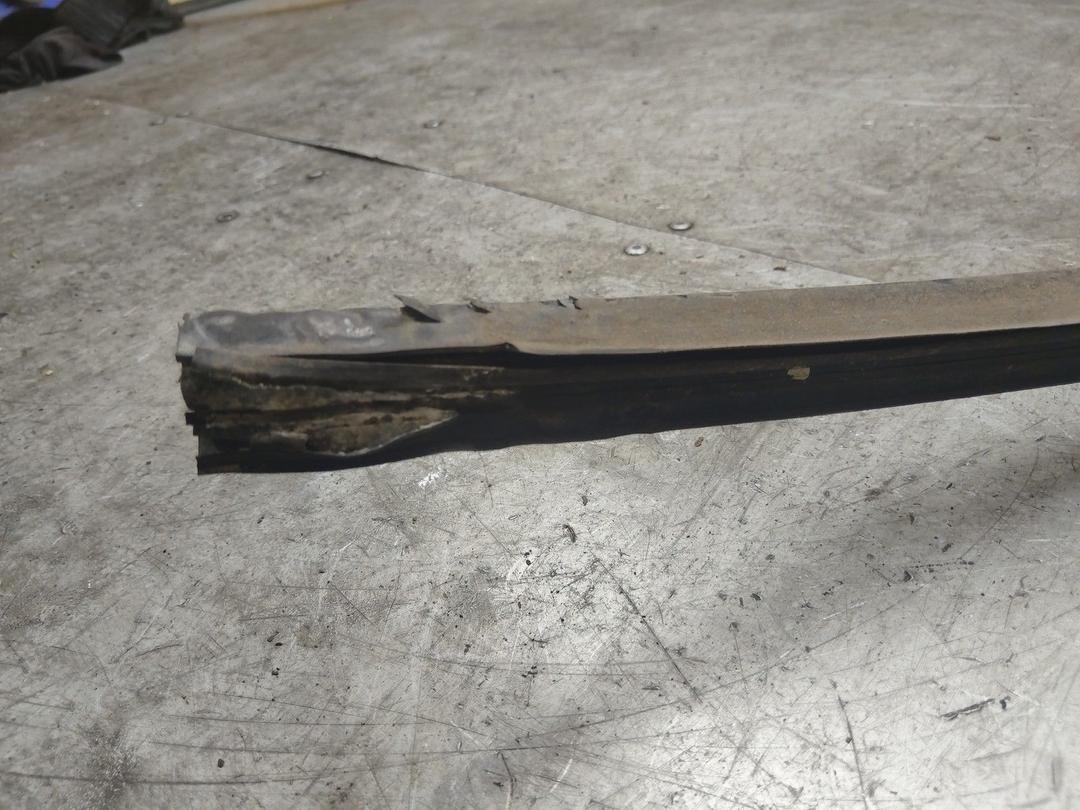 Рамка двери передней правой Z94J8Q Volkswagen Sharan купить с доставкой