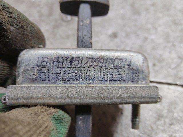 Ограничитель открывания двери передней DTN7NB Ford C-Max купить на авторазборке