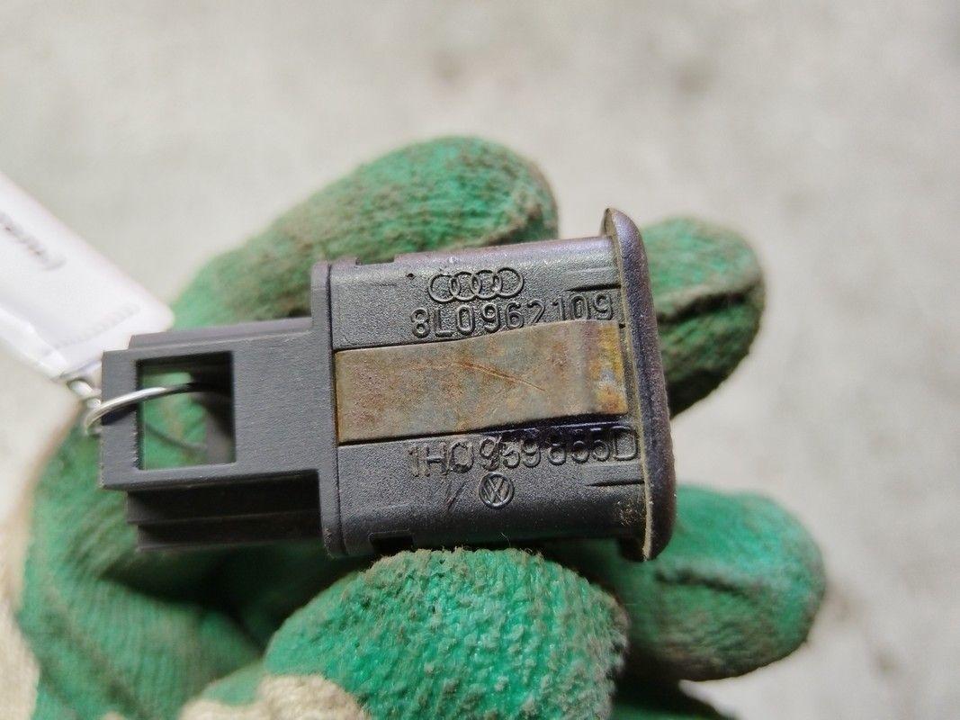 Кнопка (выключатель) CSBO80 Audi A3 купить с доставкой