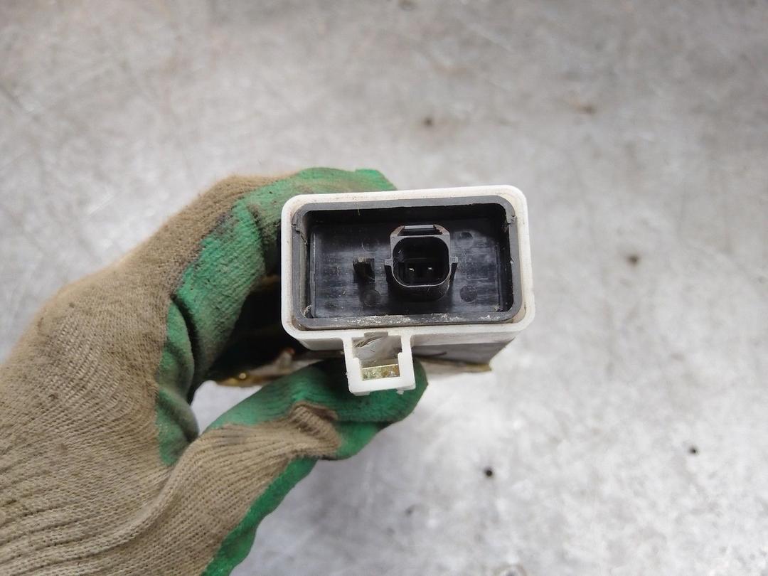 Замок двери передней правой B6PMEW Mitsubishi Carisma купить с доставкой