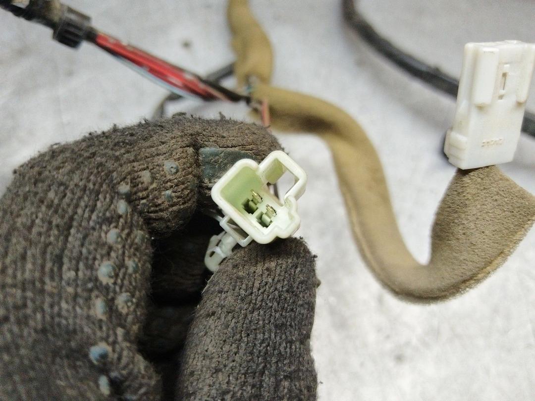 Проводка крышки багажника YM8DLQ Mazda Premacy - Фото 5