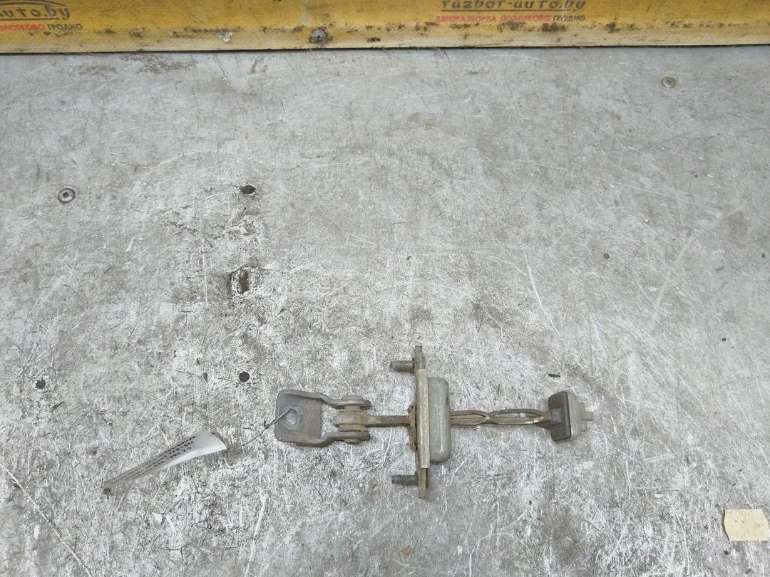 Ограничитель открывания двери задней 7FE1SM Mazda 626 - Фото 4