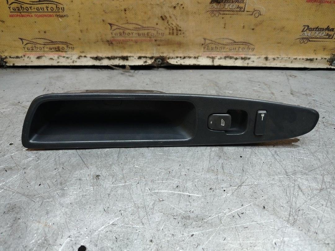 Кнопка стеклоподъемника переднего правого D06G41 Volvo V40 - Фото 1