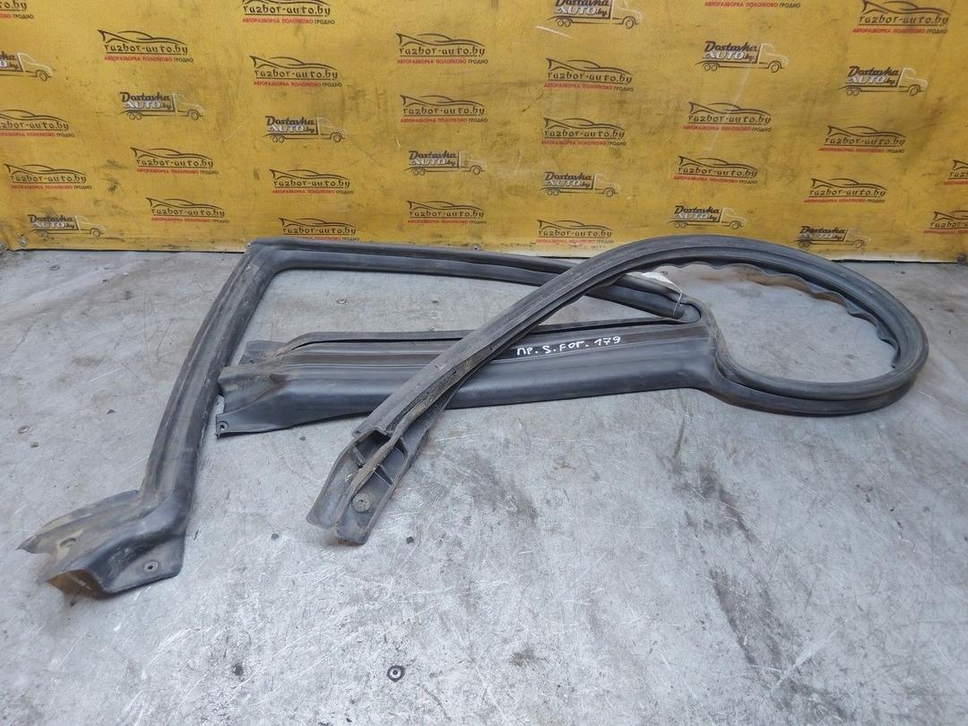 Уплотнитель 54QI0L Subaru Forester