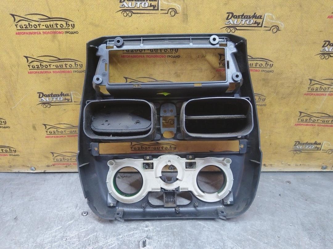 Рамка под магнитолу 0E9G8K Fiat Marea undefined