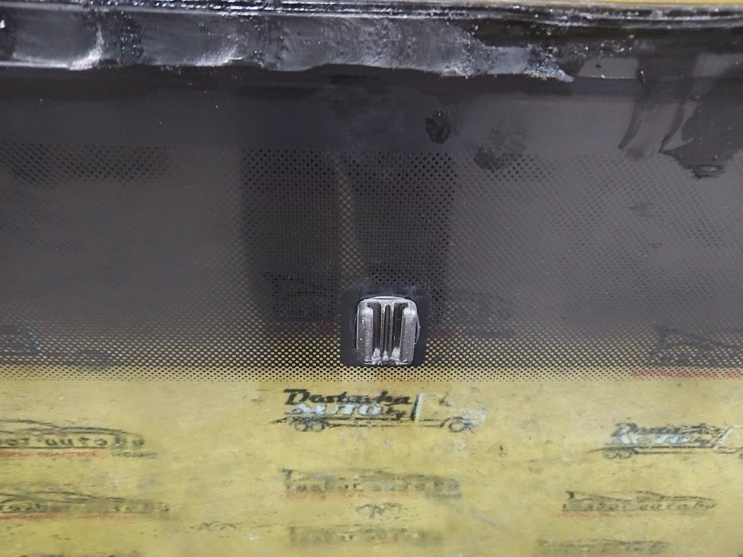 Стекло лобовое 6EUSYH Citroen C3 купить в магазине запчастей бу