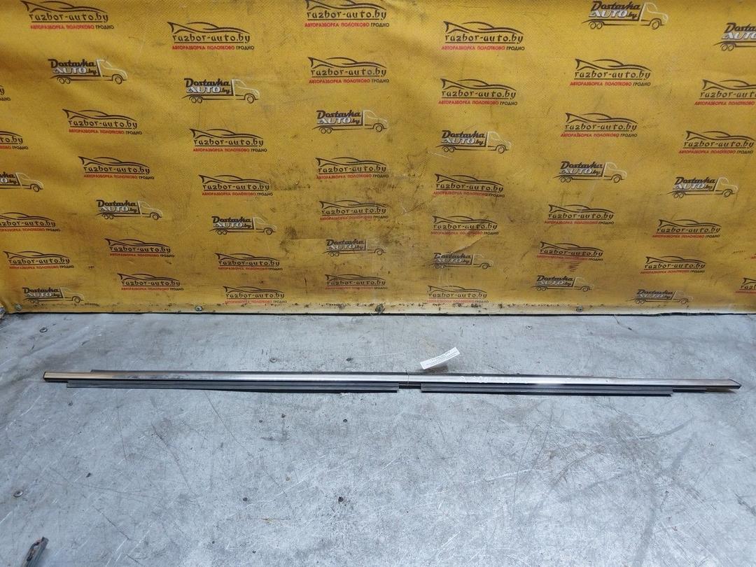 Молдинг стекла двери передней правой наружный CMQQTT Audi 100