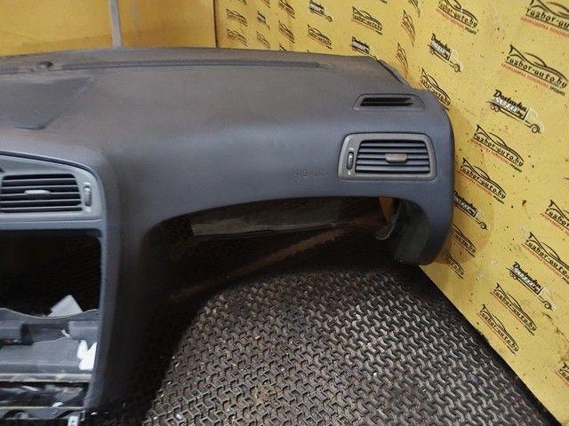 Панель передняя салона (торпедо) BJMMU8 Volvo V70 купить на авторазборке