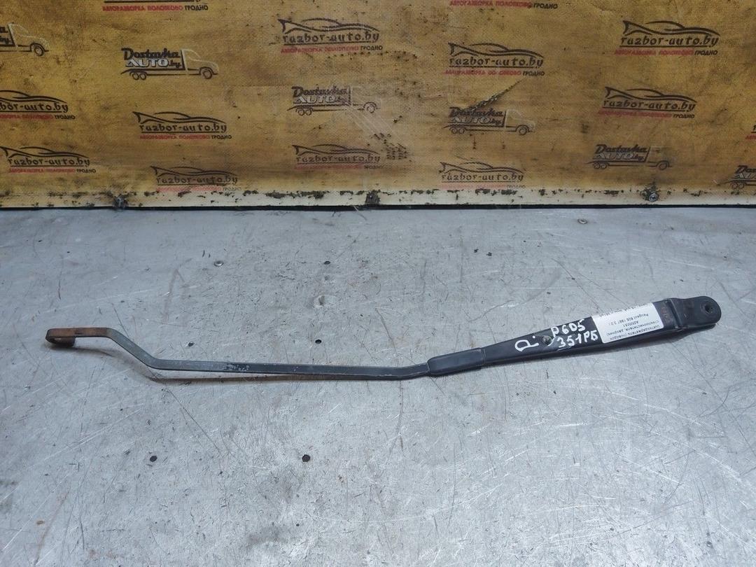 Щеткодержатель (поводок стеклоочистителя, дворник) A0MMX1 Peugeot 605 - Фото 1