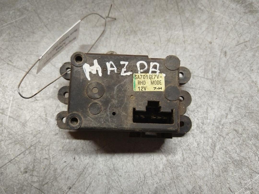 Моторчик заслонки печки 3UP0KB Mazda Premacy - Фото 1